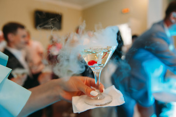 Drink glass with dry ice