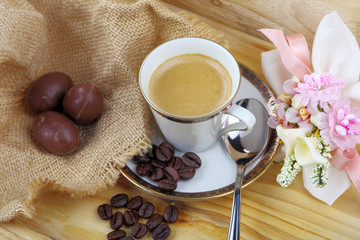 Caffe espresso e uova di cioccolato