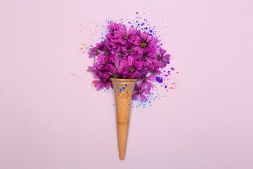 Gelato fatto di fiori colore lilla