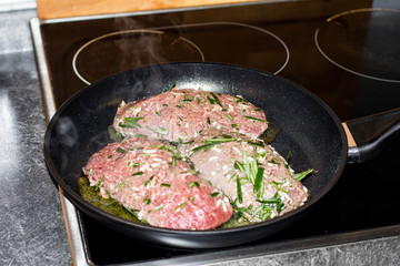 Steak-in-der-Pfanne-01