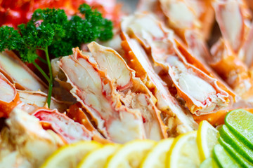 Alaskan king crab © phongthon preuksrira