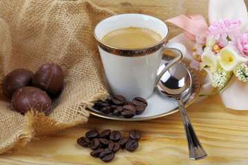 Caffe espresso e uova di cioccolato
