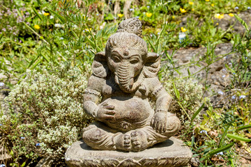 Fototapeta na wymiar Ganesh stone statue