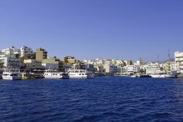 Fototapeta na wymiar Paysage de la Crète, ville de Agios Nikolaos