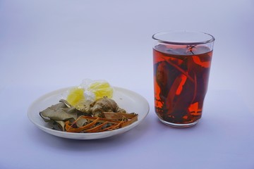 Wedang uwuh adalah minuman dengan bahan-bahan yang menyerupai dedaunan mirip dengan sampah. Dalam bahasa Jawa, wedang berarti minuman, sedangkan uwuh berarti sampah.