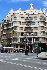 Naklejka na ściany i meble vista esterno casa per le vie di Barcellona