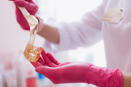 Wax honey for epilation, the process of epilation of parts of the female body by the method of shugaring