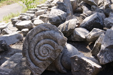 stone ruins of ancient greek temple