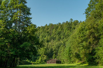 Obraz premium Ranger Station in the Smoky Mountains National Park. Abrams Creek, Tennessee, USA