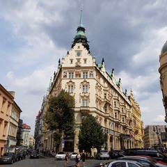Fototapeta na wymiar Imposante Häuserzeile in Prag