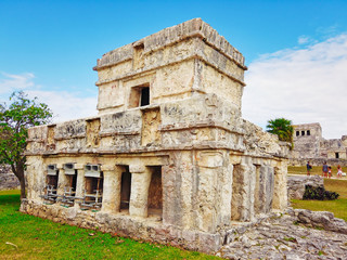 Fototapeta na wymiar Tulum Mexico Mayan temple and ruin