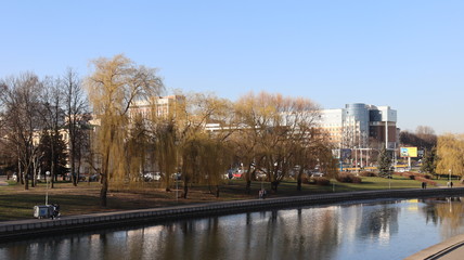 Fototapeta na wymiar river quayside in european Minsk city