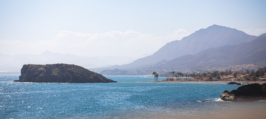 Isla en playa bah&iacute;a de Mazarr&oacute;n Bolnuevo Regi&oacute;n de Murcia Mediterr&aacute;neo