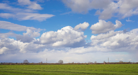 Landschaft Ackerbau mit Wolken