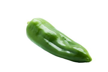 Pimiento verde aislado sobre fondo blanco