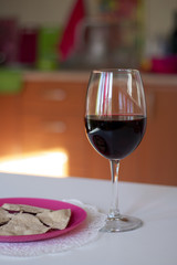wine, unleavened bread, goblet, lord's supper, wineglass, cabernet, merlot, fresh, background, ruby, celebration, taste, vintage, beverage, glass, space, liquid, winery, old, shine, transparent, black