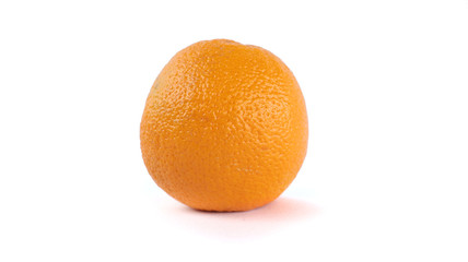 Апельсины на белом фоне 