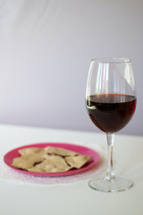 wine, unleavened bread, goblet, lord's supper, wineglass, cabernet, merlot, fresh, background, ruby, celebration, taste, vintage, beverage, glass, space, liquid, winery, old, shine, transparent, black