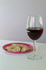 wine, unleavened bread, goblet, lord's supper, wineglass, cabernet, merlot, fresh, background, ruby, celebration, taste, vintage, beverage, glass, space, liquid, winery, old, shine, transparent, black