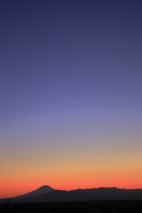 横浜からの富士山 (夕景)