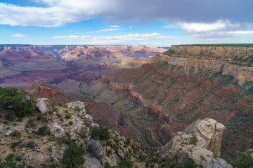 trail view point on the rim trail at the south rim of grand canyon in arizona, usa