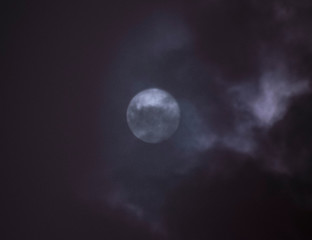 Obraz na płótnie Canvas Full moon Cloudy day
