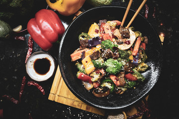 Stir fried vegetable with mushroom and beef