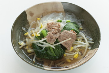 Chinese food, beef and vegetable glass noodles 