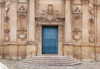 Fototapeta na wymiar Portone della chiesa di Santa Chiara - Lecce