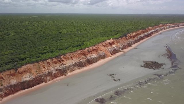 Imagem aérea da praia de Ponta Grossa, município Icapuí no litoral leste do Estado do Ceará, Brasil