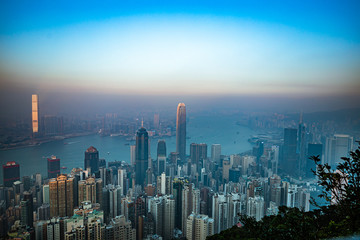 Obraz premium panoramę hongkongu o zachodzie słońca