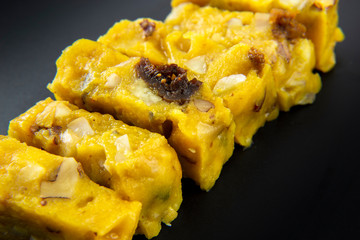 Glutinous rice cake which is called yeong-yangtteog in Korea