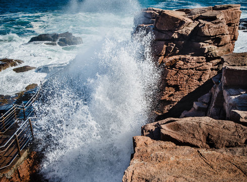 Thunder Hole, a small inlet, naturally carved out of the rocks, where the waves roll into, Acadia National Park, Maine, United States, North America