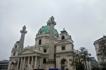 Fototapeta na wymiar St. Charles Church - Karlskirche, Karlsplatz in Vienna, Austria
