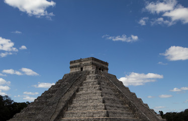the archaeological area of Chichen Itza