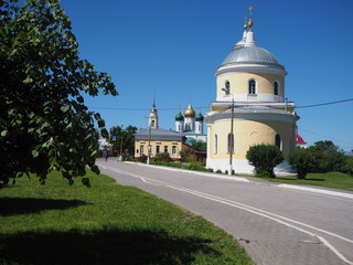 freestanding church on the road without cars