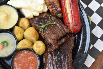 Carne asada y salchicha