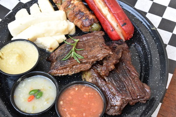 Carne asada y salchicha