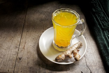 a cup of warm turmeric drink makes the body refreshed