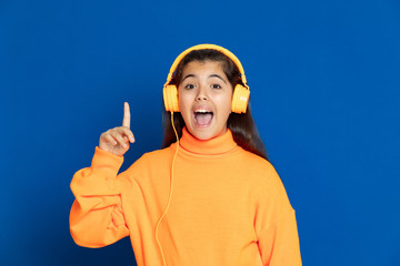 Naklejka premium Preteen girl with yellow jersey
