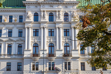 Obraz premium Beautiful old white building facade in Vienna city, Austria