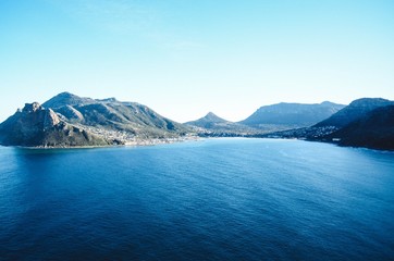Obraz premium mountain lake and blue sky ocean