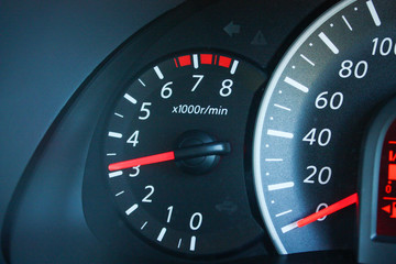 Budget vehicle tachometer