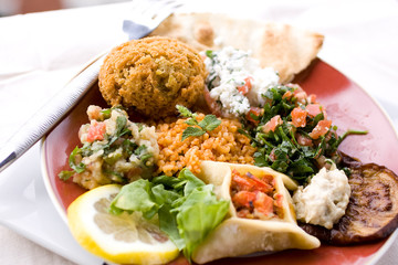  Plat de spécialités de la cuisine libanaise