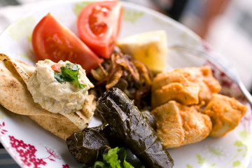 Plat de spécialités de la cuisine libanaise