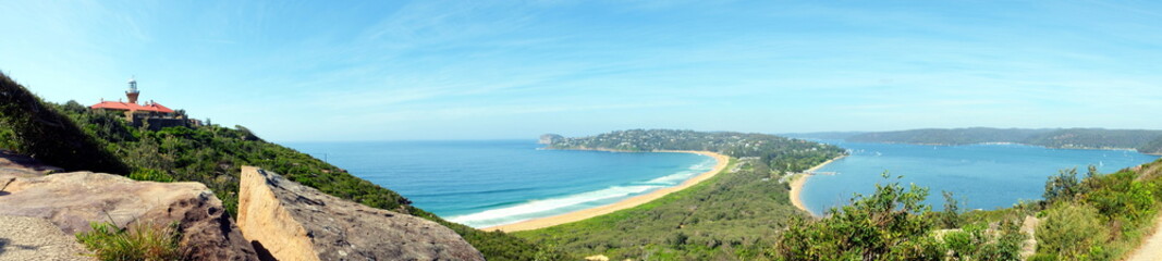 Fototapeta na wymiar A panoramic view of the scenic landscape of the Palm beach and Barrenjoey lighthouse in Sydney, Australia