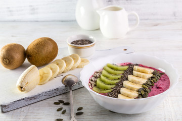 Image with smoothie Bowl.