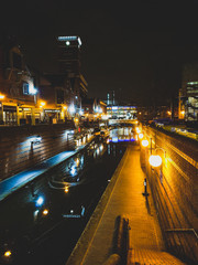 Fototapeta na wymiar Birmingham canals by night with some light