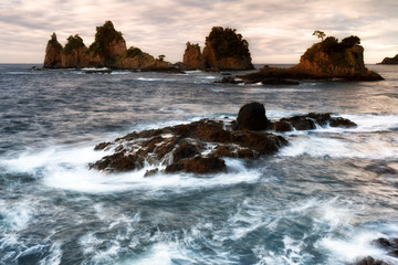 夜明けの蓑掛岩