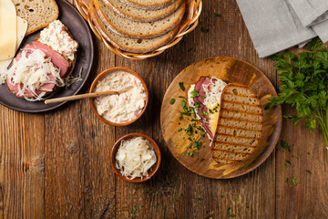 Ruben sandwich. New York sandwich with pastrami, sauce 1000 islands and sauerkraut.